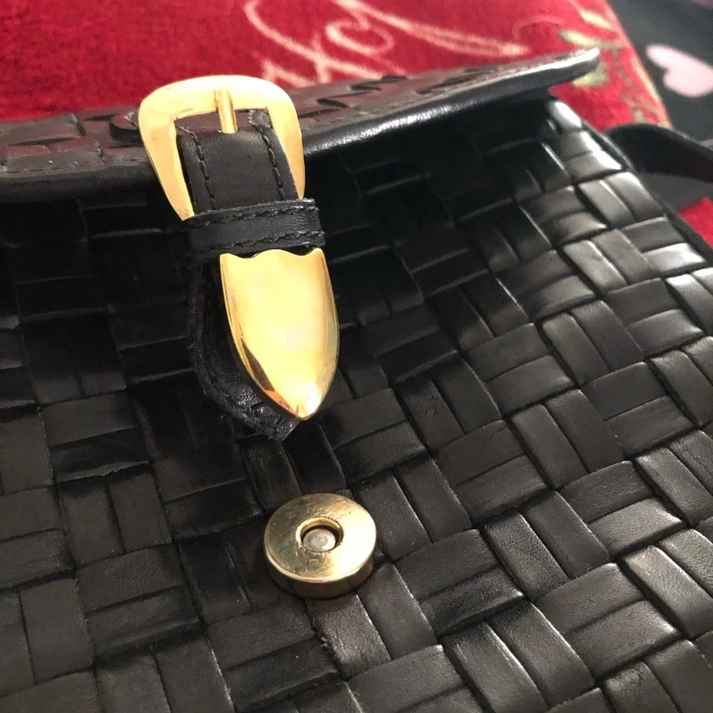 Brazil Genuine Black woven leather purse. Crossbody adjustable strap. - Picture 8 of 9